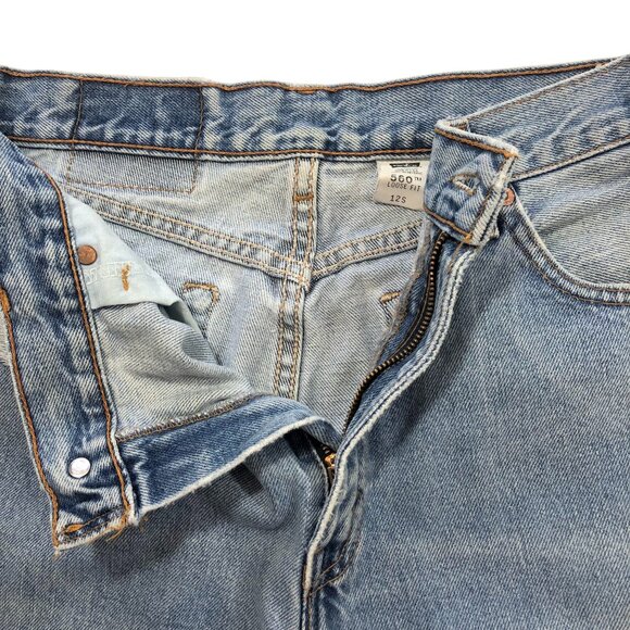 Levi's 560 Vintage Women's Cutoff Denim Shorts Distressed and Frayed Hem Size 12 - Picture 15 of 16